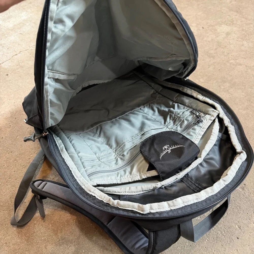 Osprey Meridian Backpack Unisex One Size Black Gray Travel Daypack Laptop Bag